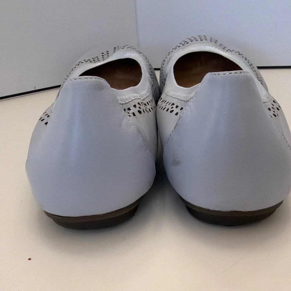 Vionic Whisper Grey Leather‎ Laser Cut Ballet Flats  8W Orthotic Comfort